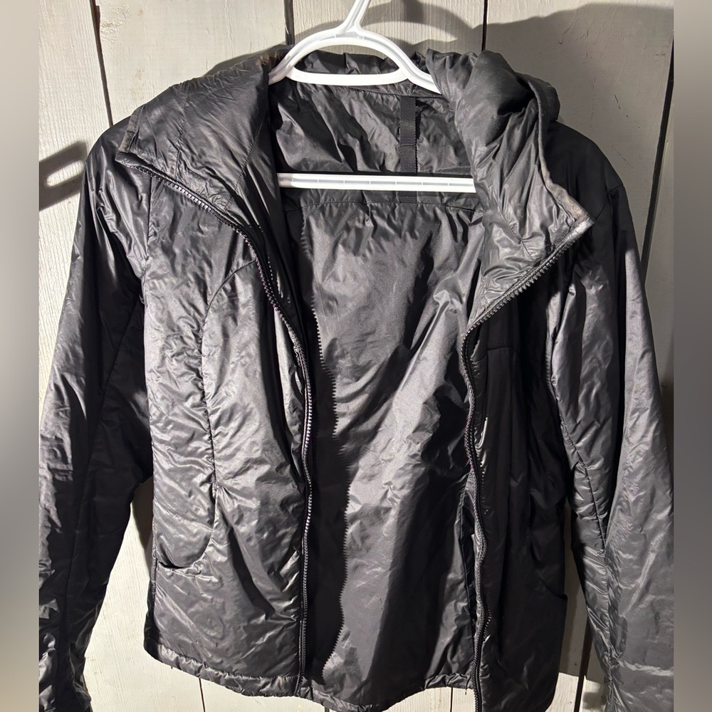 Lululemon primaloft jacket size 4-6